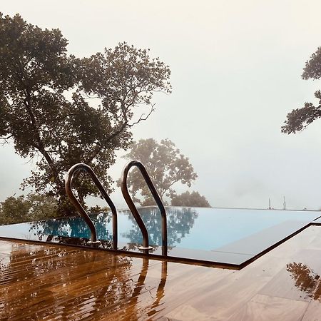 Mount Stratus Resort Vayalada Balussery エクステリア 写真