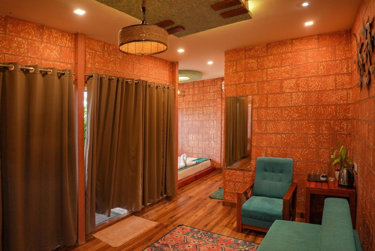 Mount Stratus Resort Vayalada Balussery エクステリア 写真