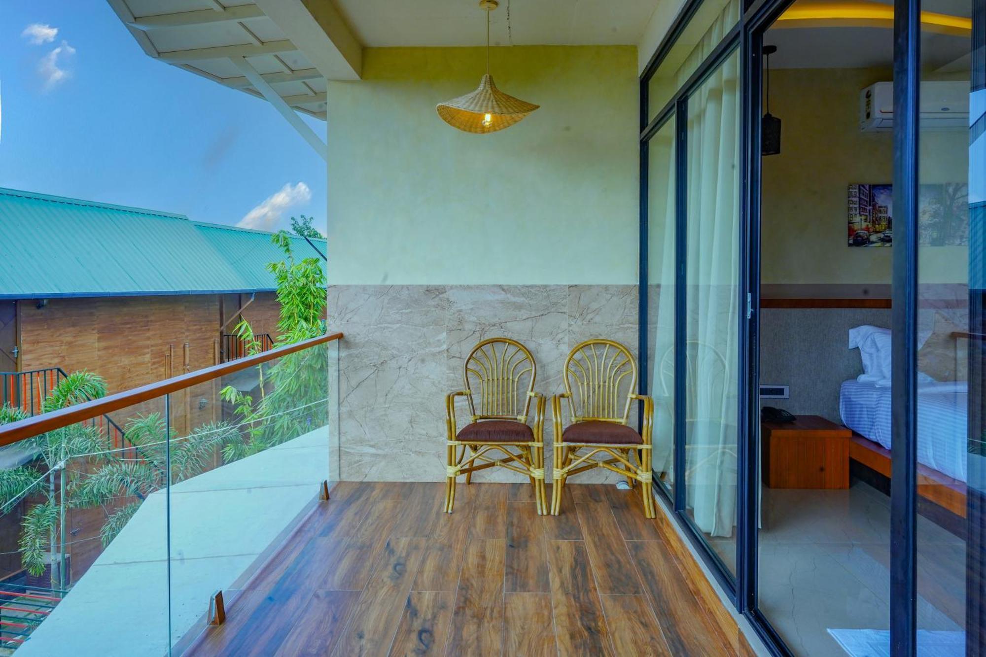 Mount Stratus Resort Vayalada Balussery エクステリア 写真
