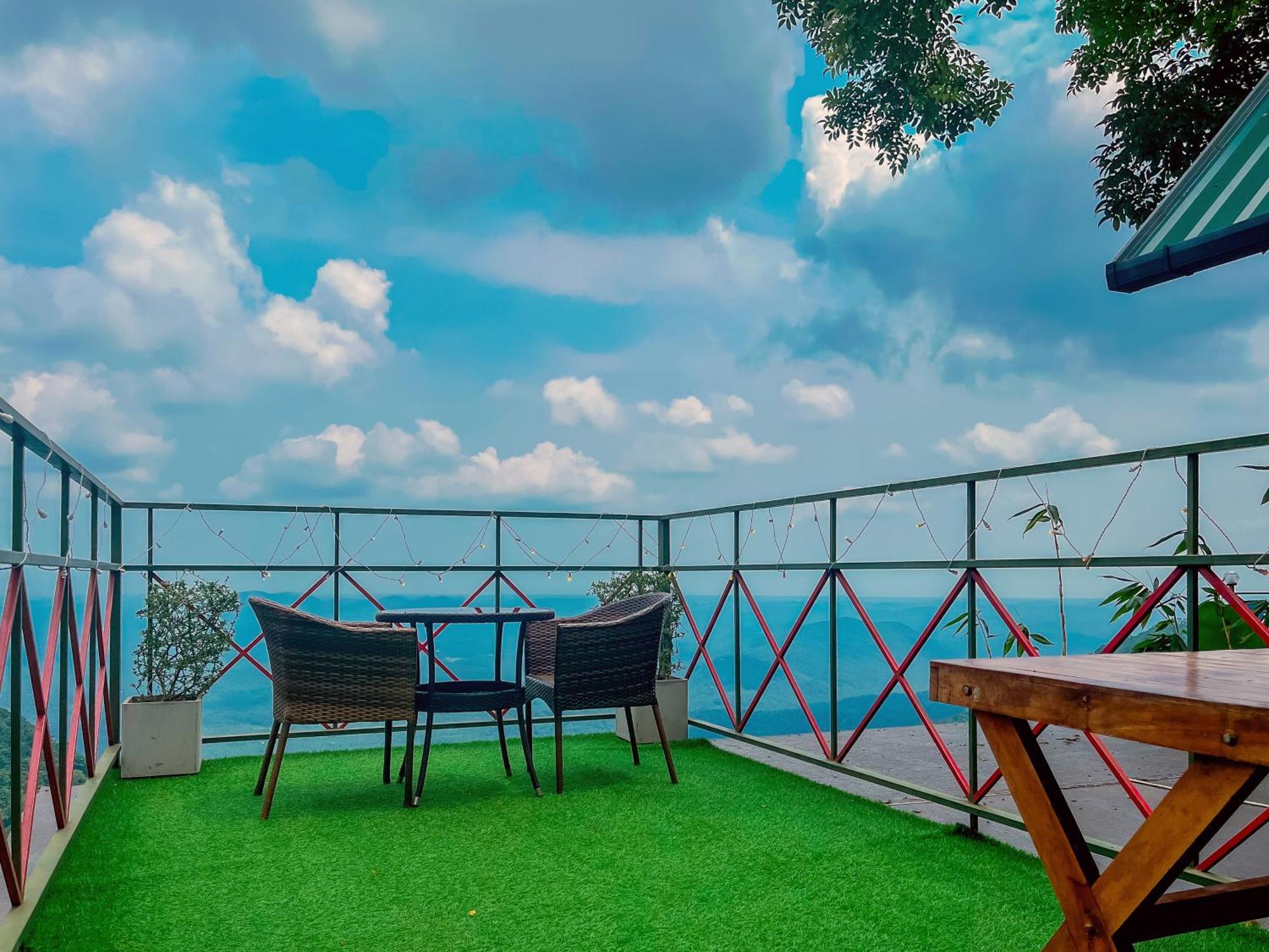 Mount Stratus Resort Vayalada Balussery エクステリア 写真