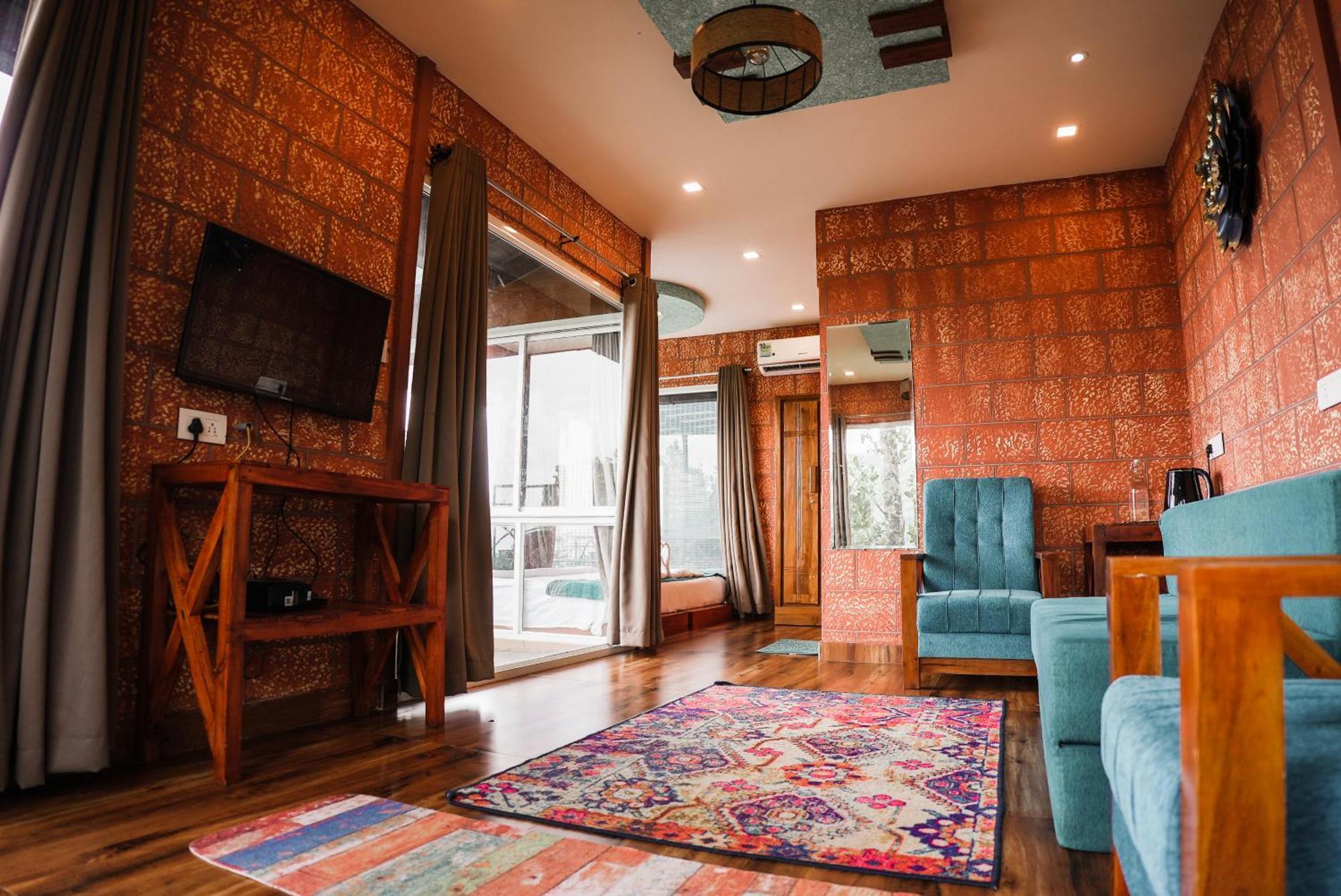 Mount Stratus Resort Vayalada Balussery エクステリア 写真