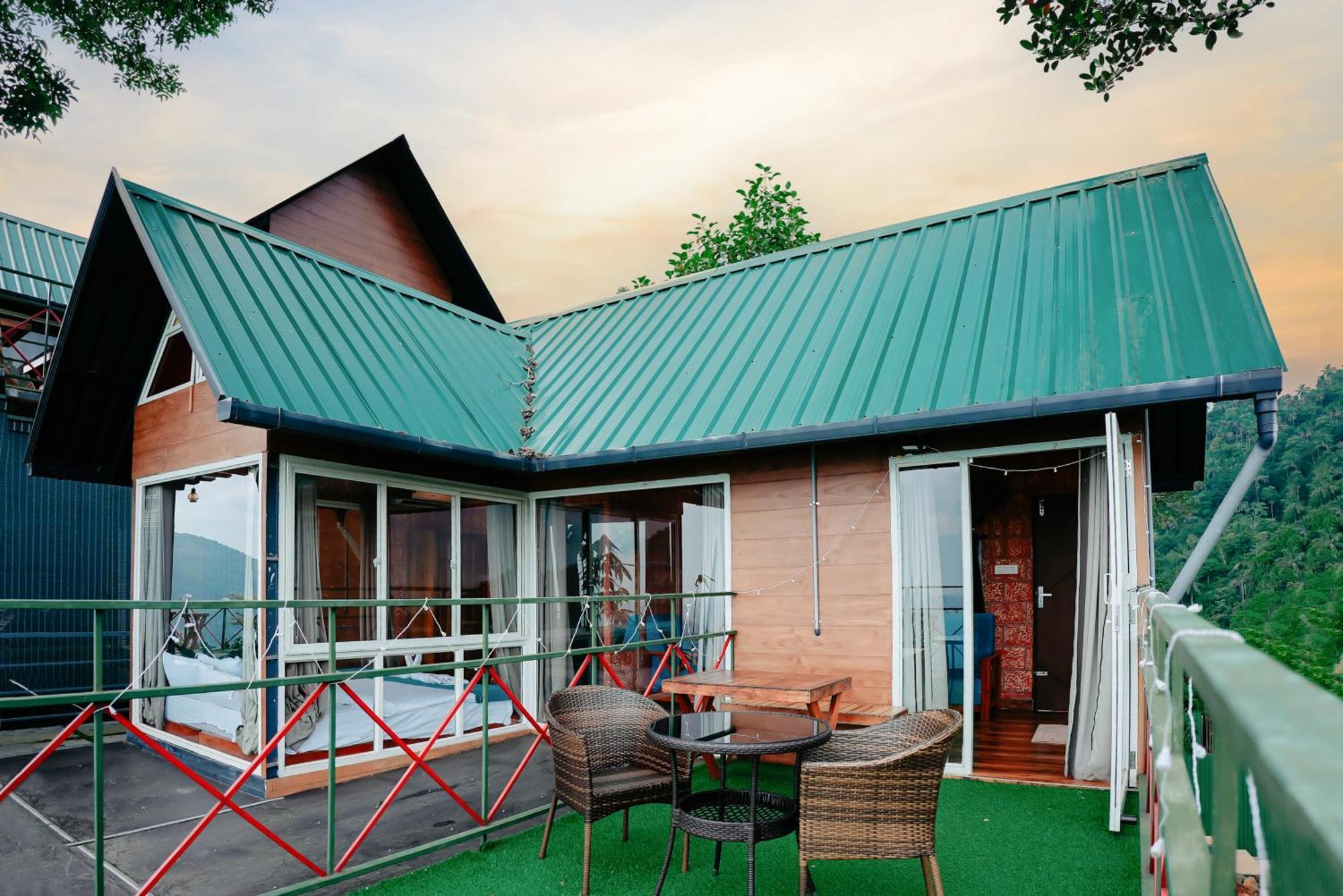 Mount Stratus Resort Vayalada Balussery エクステリア 写真