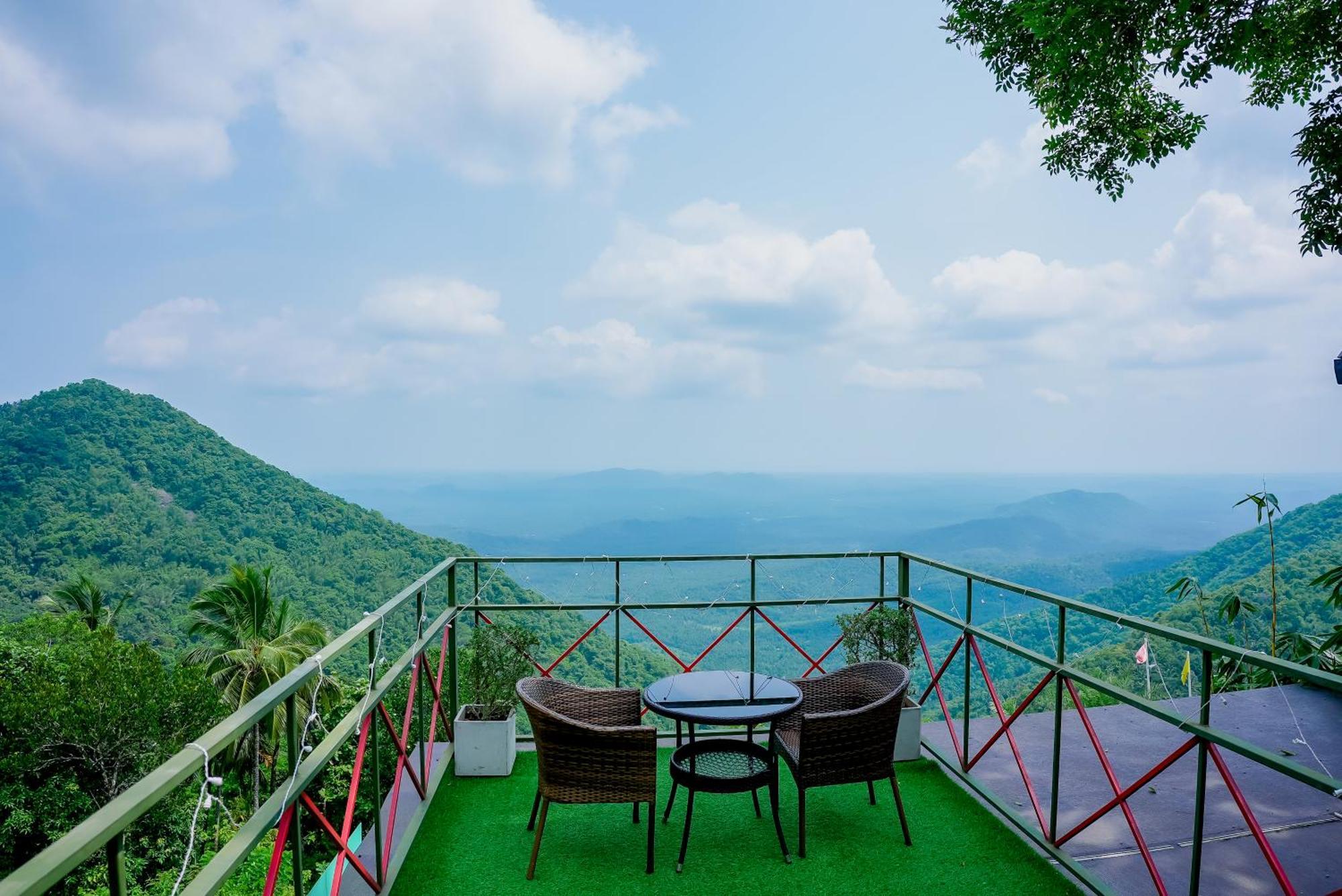 Mount Stratus Resort Vayalada Balussery エクステリア 写真