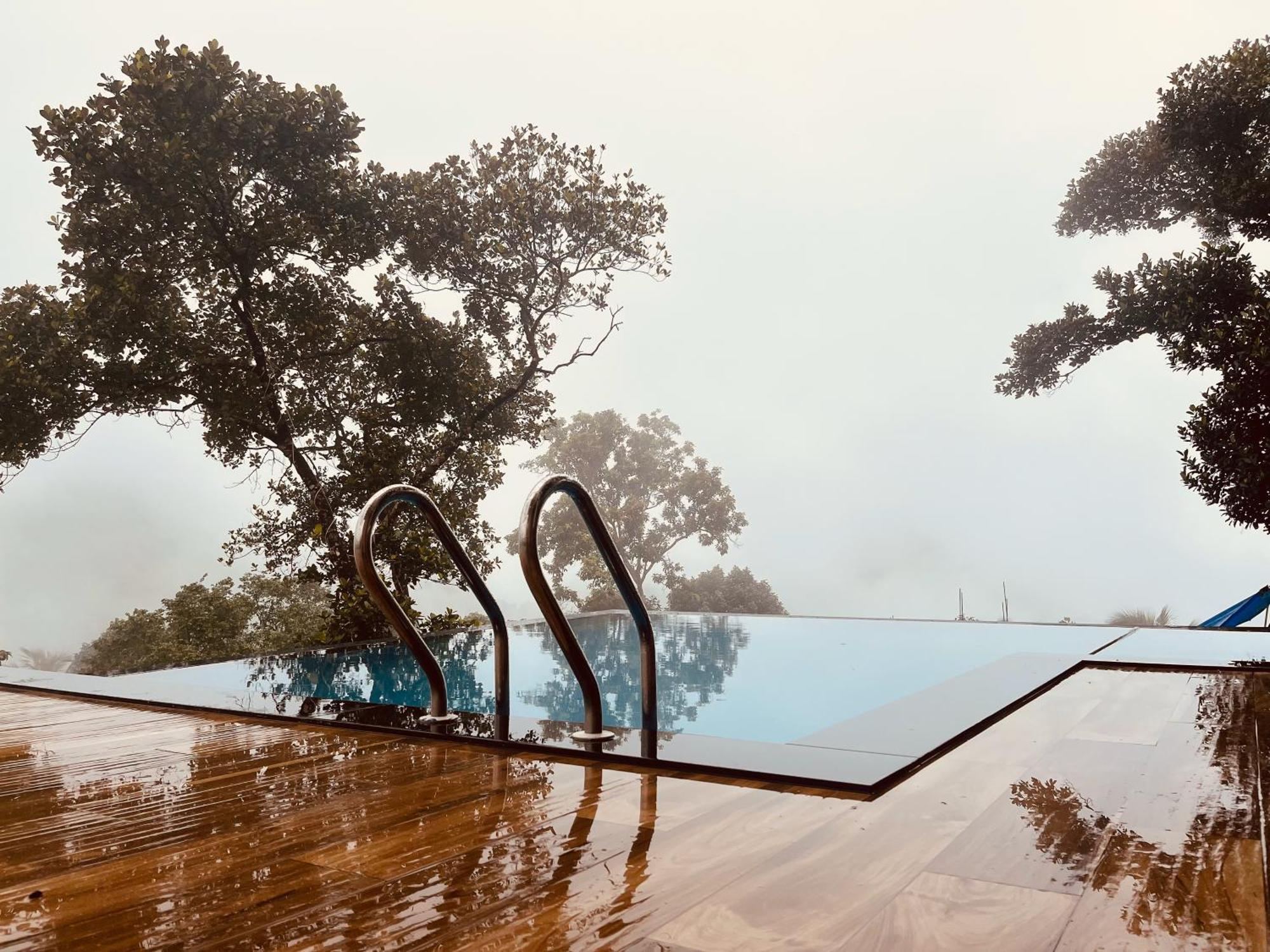 Mount Stratus Resort Vayalada Balussery エクステリア 写真